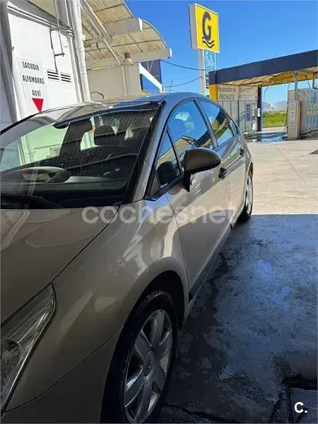 Usado Citroën C4 90 CV (66 kW) 2006 Beige Berlina