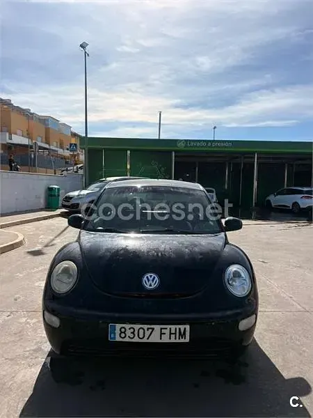 Usado VW New Beetle 90 CV (66 kW) 2001 Negro Utilitario