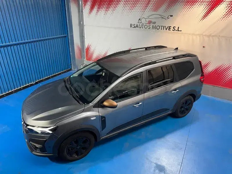 Usado Dacia Jogger Extreme 140 CV (102 kW) 2024 Gris / plata Monovolumen