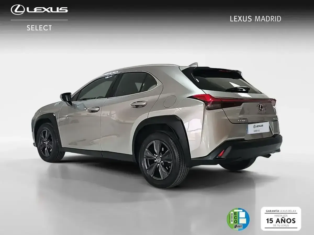 Usado Lexus UX Business Edition 184 CV (135 kW) 2022 Plateado SUV