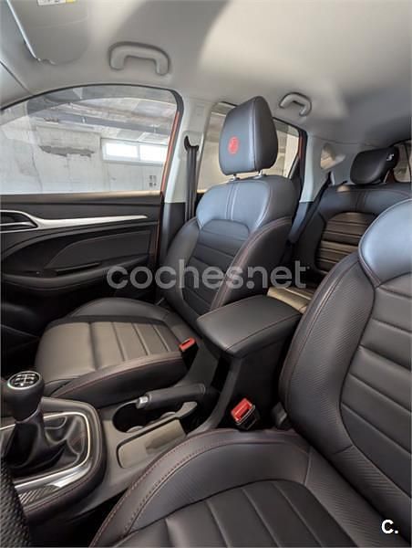 Usado MG ZS Luxury 106 CV (77 kW) 2023 Naranja SUV