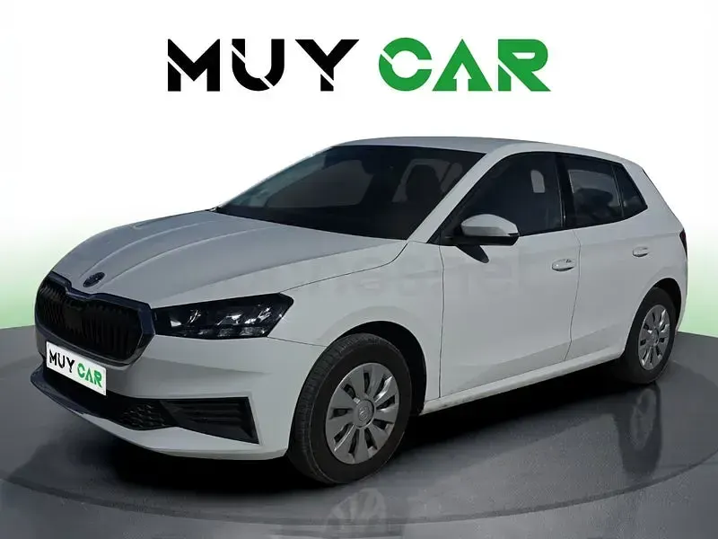 Usado Skoda Fabia Ambition 80 CV (58 kW) 2022 Blanco Utilitario