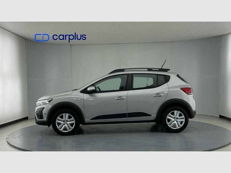 Usado Dacia Sandero Expression 91 CV (66 kW) 2024 Gris luna (metalizado) Utilitario