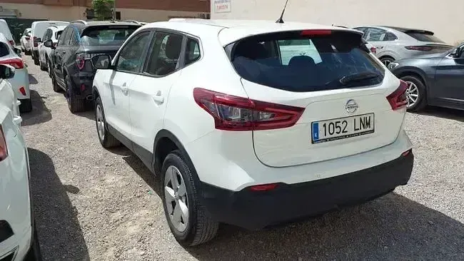 Usado Nissan Qashqai Acenta 116 CV (85 kW) 2021 Marrón SUV