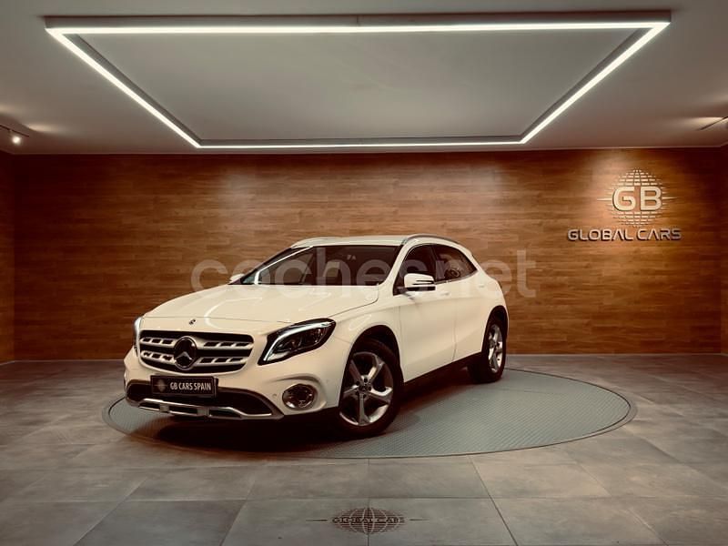 Usado Mercedes GLA180 122 CV (89 kW) 2018 Blanco SUV