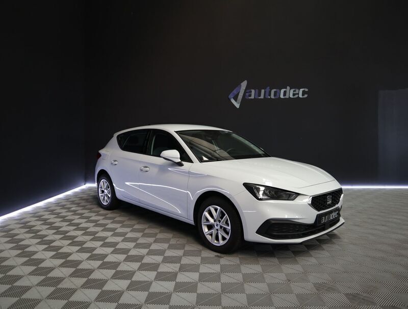 Blanco Usado 2024 Seat Leon Style Berlina | 19.900 € (Buen precio) - Imagen 1/4