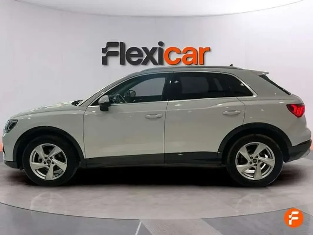 Używany Audi Q3 Advanced 150 KM (110 kW) 2023 Biały SUV
