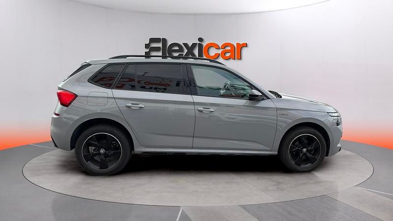Usado Skoda Kamiq Active 95 CV (69 kW) 2021 Gris SUV