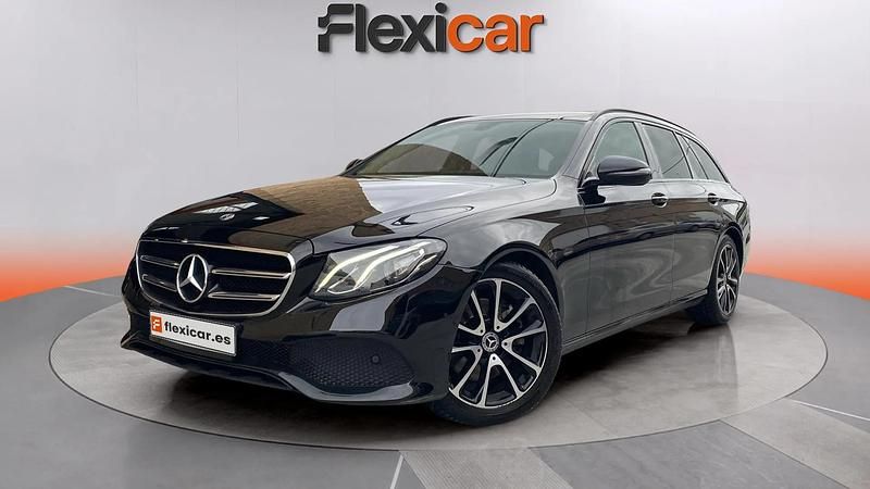 Usado Mercedes E220 194 CV (142 kW) 2019 Negro Familiar