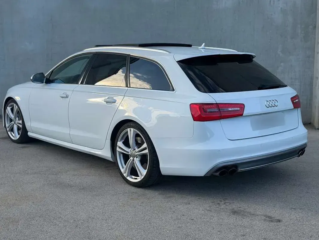 Usado Audi S6 Ambiente 420 CV (308 kW) 2012 Blanco Familiar