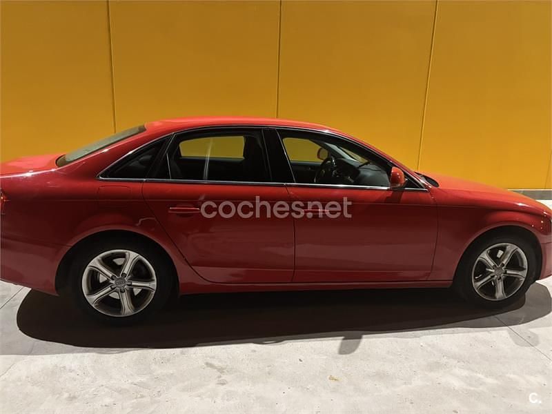 Usado Audi A4 180 CV (132 kW) 2009 Rojo Berlina
