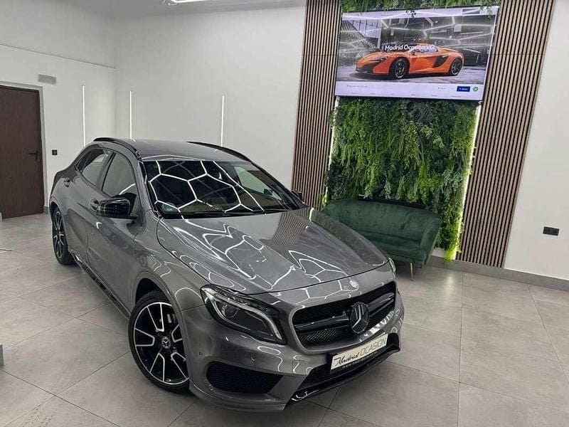 Usado Mercedes GLA220 AMG line 170 CV (125 kW) 2015 Gris SUV