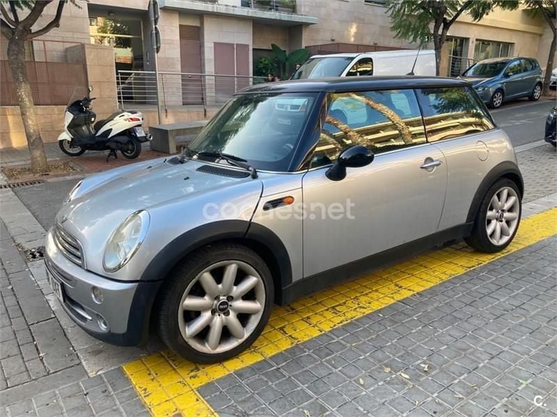 Usado Mini ONE 90 CV (66 kW) 2007 Gris / plata Utilitario