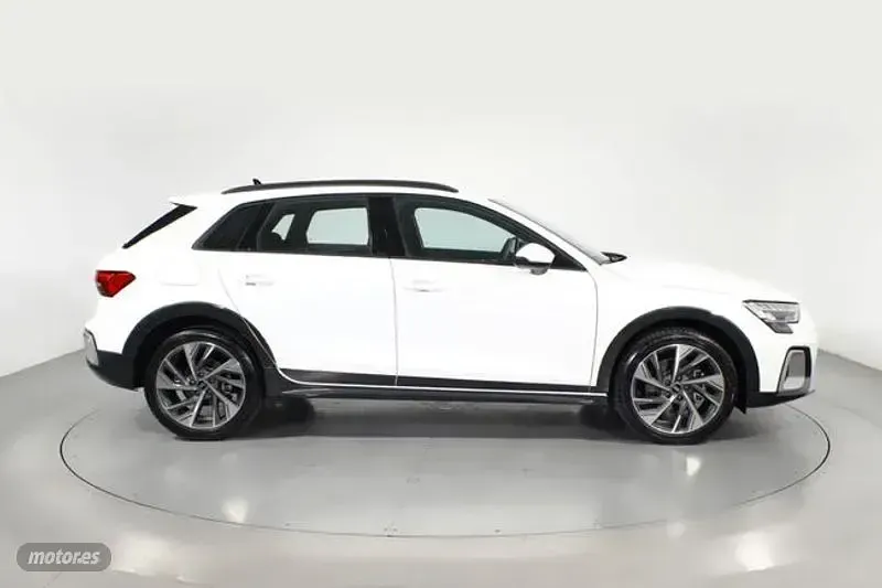 Usado Audi A3 Ambiente 150 CV (110 kW) 2025 Blanco