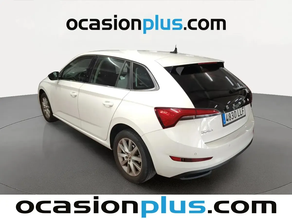 Usado Skoda Scala Ambition 116 CV (85 kW) 2020 Blanco Utilitario