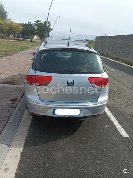 Usado Seat Altea XL Ecomotive 105 CV (77 kW) 2010 Gris / plata Monovolumen