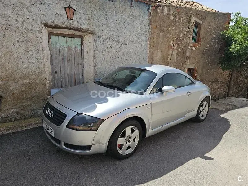 Usado Audi TT 180 CV (132 kW) 1999 Gris / plata Coupe