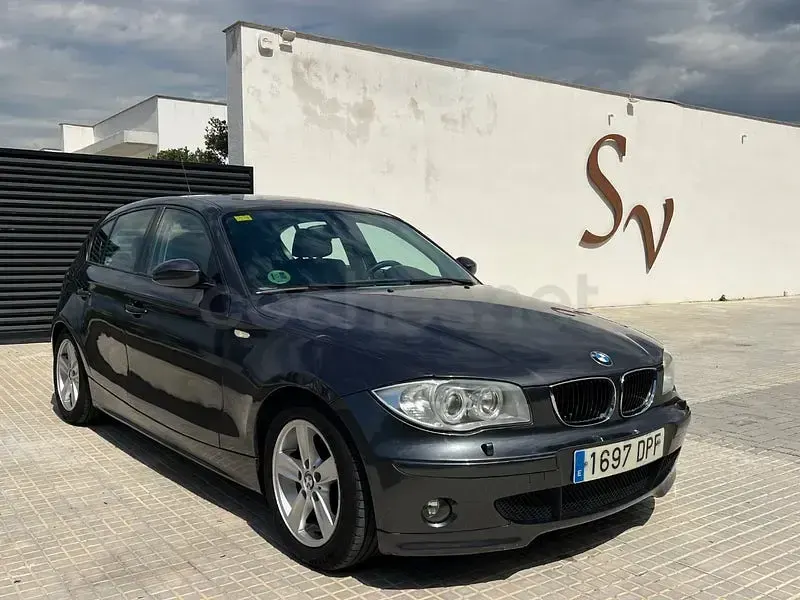Usado BMW 120 150 CV (110 kW) 2006 Gris / plata Utilitario