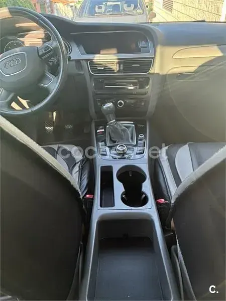 Usado Audi A4 120 CV (88 kW) 2012 Gris / plata Berlina