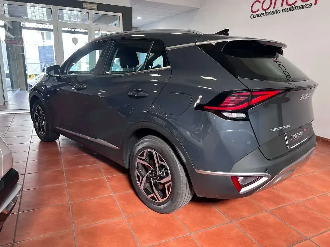 Usado Kia Sportage 136 CV (100 kW) 2026 Gris SUV