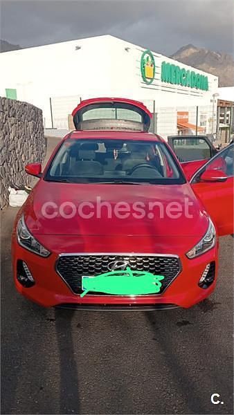 Usado Hyundai i30 140 CV (102 kW) 2019 Rojo Berlina