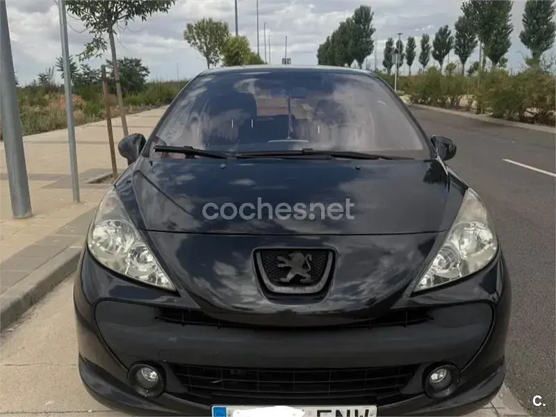 Usado Peugeot 207 90 CV (66 kW) 2007 Negro Berlina