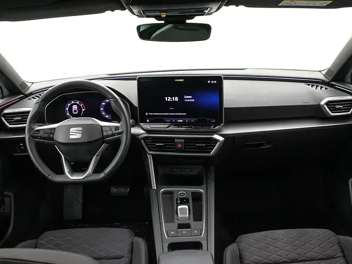 Usado Seat Leon FR 204 CV (150 kW) 2025 Blanco