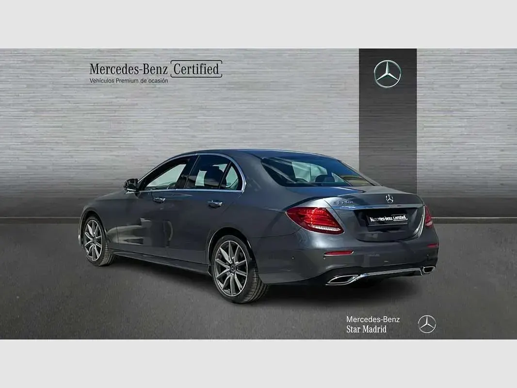 Käytetty Mercedes E220 194 HP (142 kW) 2021 Harmaa Sedan