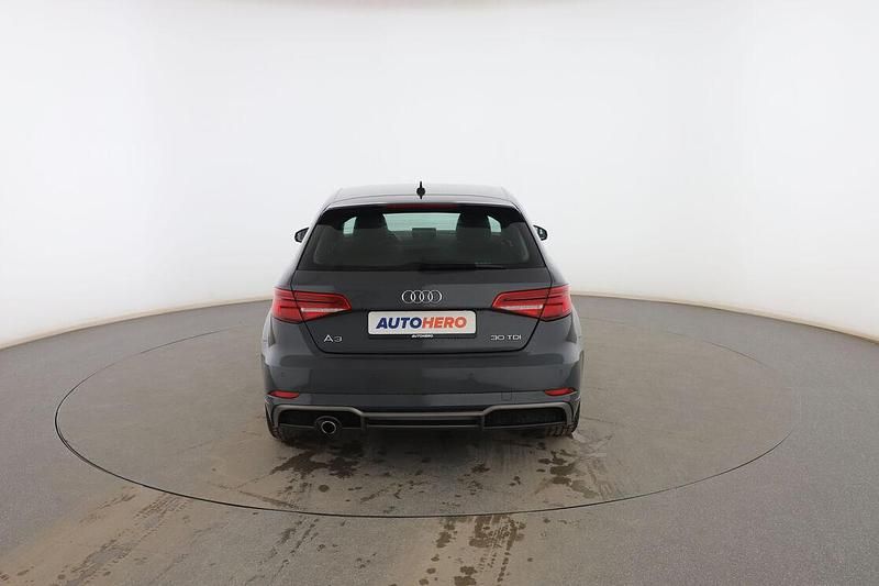 Usado Audi A3 S-Line 116 CV (85 kW) 2018 Gris Utilitario