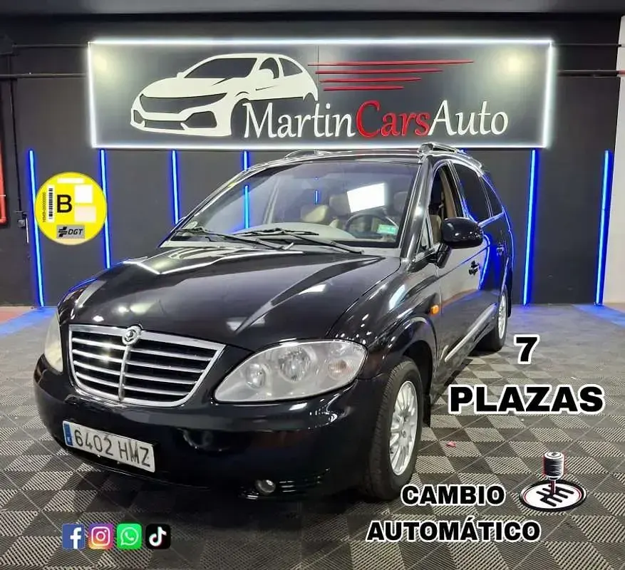 Usado SsangYong Rodius Limited 165 CV (121 kW) 2012 Negro Monovolumen