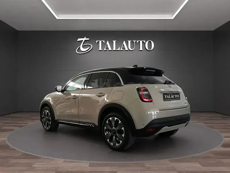 Usado Fiat 600 La Prima 110 CV (80 kW) 2025 Beige SUV