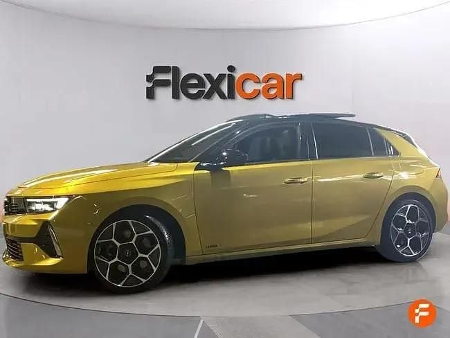 Usado Opel Astra Ultimate 181 HP (133 kW) 2022 Amarelo Citadino