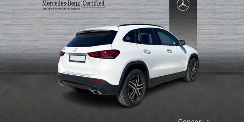 Usado Mercedes GLA200 150 CV (110 kW) 2022 Blanco SUV