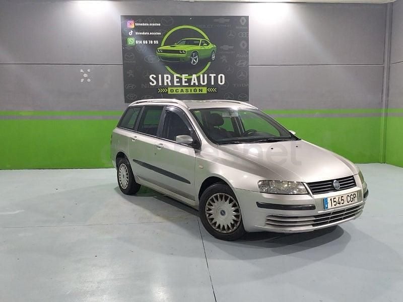 Usado Fiat Stilo Active 100 CV (73 kW) 2004 Gris / plata Familiar