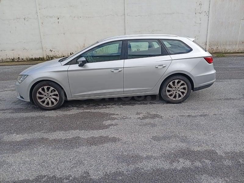 Usado Seat Leon Style 110 CV (80 kW) 2015 Gris / plata Familiar