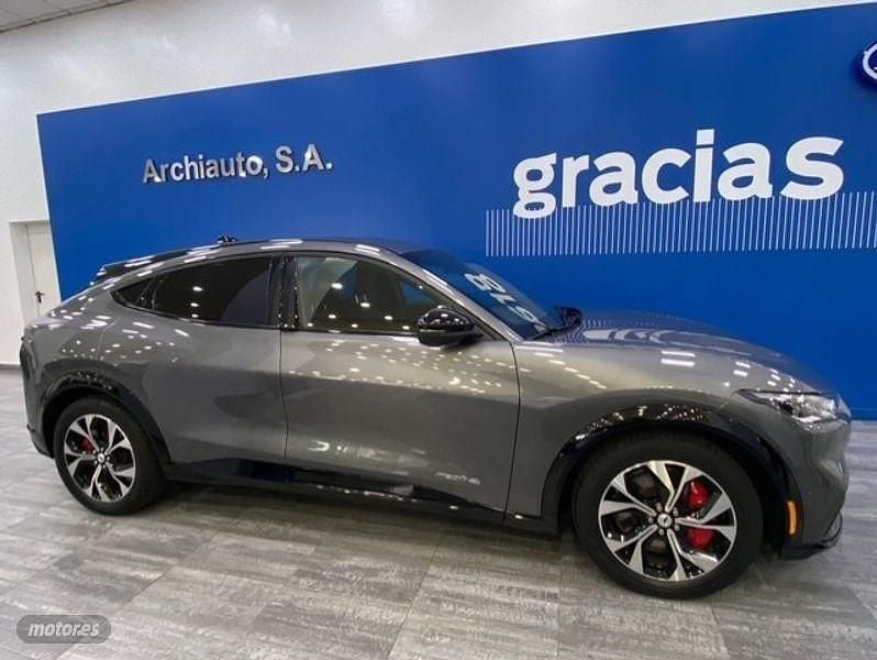 Usado Ford Mustang Premium 269 CV (197 kW) 2023 Gris / plateado Berlina