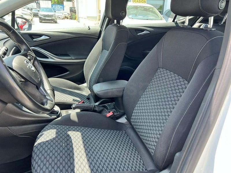 Usado Opel Astra Selective 110 CV (80 kW) 2019 Blanco Berlina