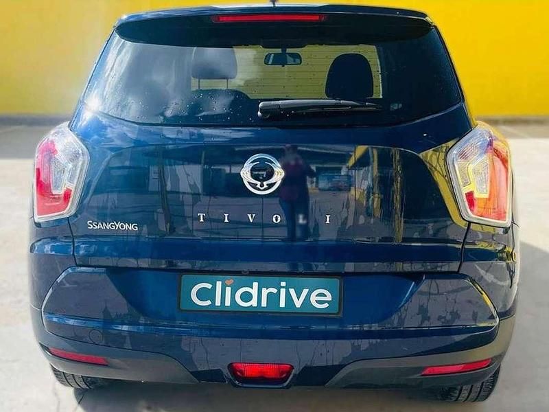 Usado SsangYong Tivoli 116 CV (85 kW) 2017 Azul SUV