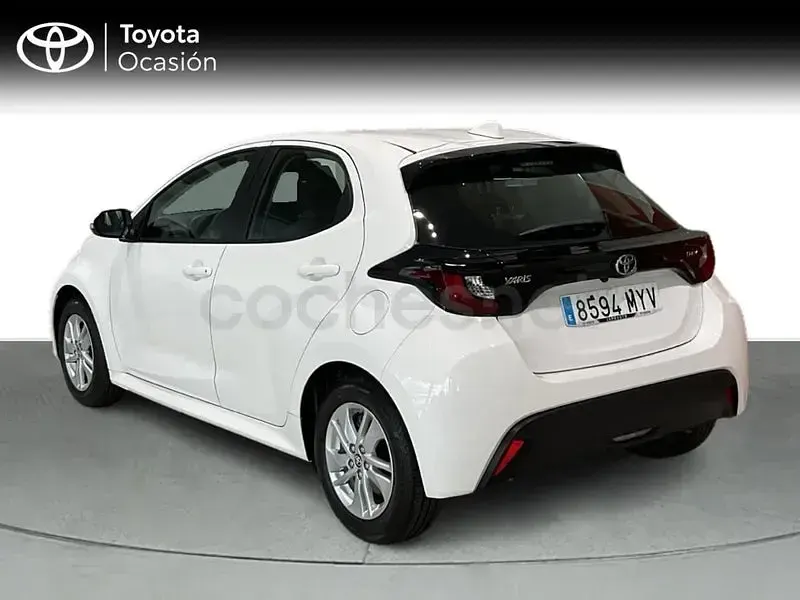 Usado Toyota Yaris Hybrid Business Edition 116 CV (85 kW) 2025 Blanco Berlina