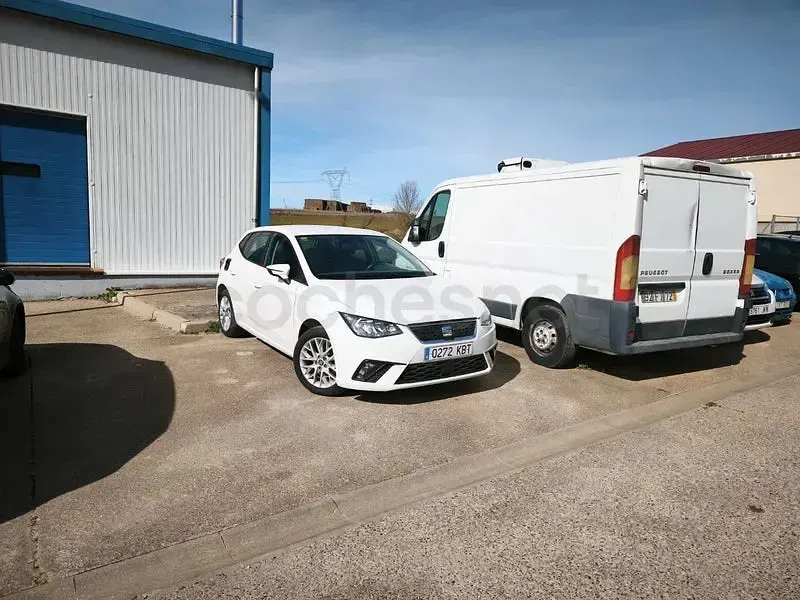 Usado Seat Ibiza CONNECT 110 CV (80 kW) 2017 Blanco Berlina