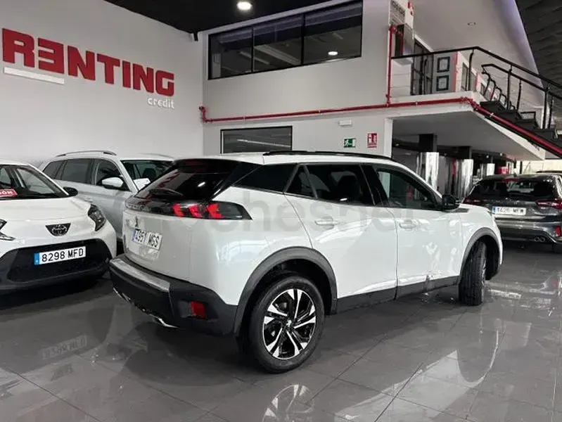 Usado Peugeot 2008 Allure 130 CV (95 kW) 2023 Blanco SUV