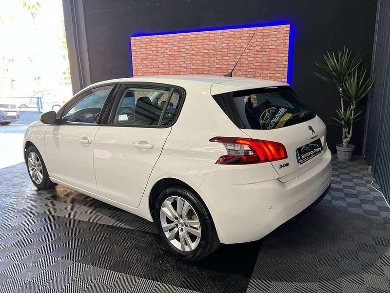 Usado Peugeot 308 Active 131 CV (96 kW) 2021 Blanco Berlina
