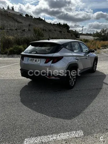 Usado Hyundai Tucson 115 CV (84 kW) 2023 Gris / plata SUV