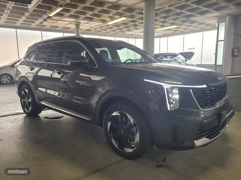 Usado Kia Sorento 252 CV (185 kW) 2025 Gris / plata SUV