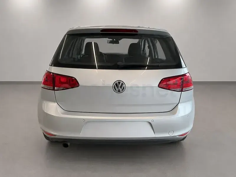 Usado VW Golf VII Edition 105 CV (77 kW) 2013 Gris / plata Berlina