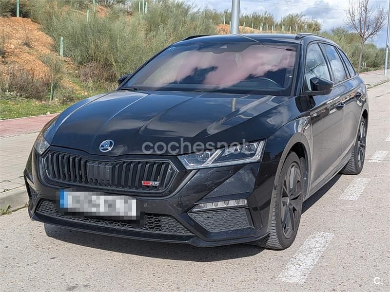 Usado Skoda Octavia RS 245 CV (180 kW) 2021 Negro Familiar