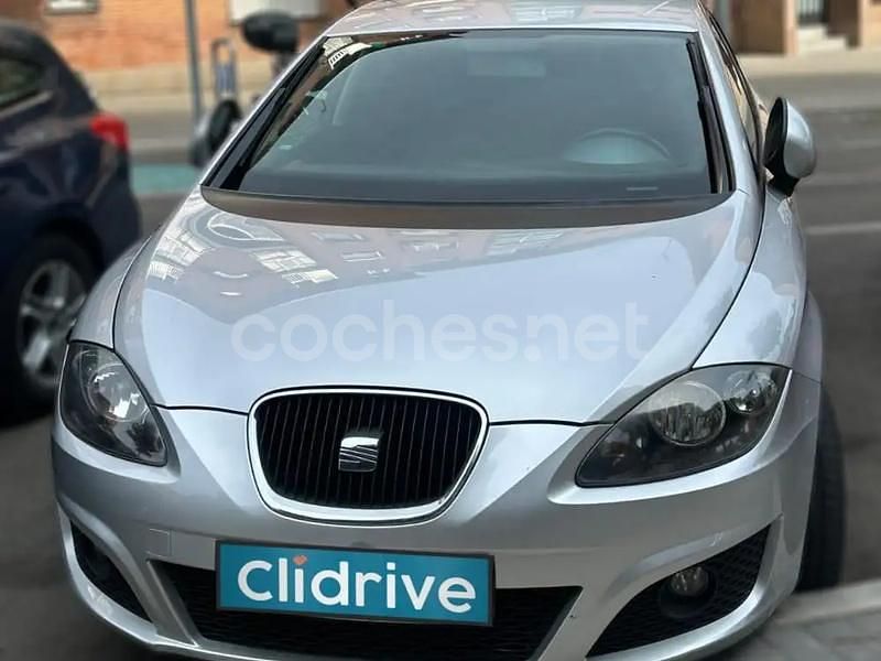Usado Seat Leon Copa 105 CV (77 kW) 2012 Gris / plata Berlina