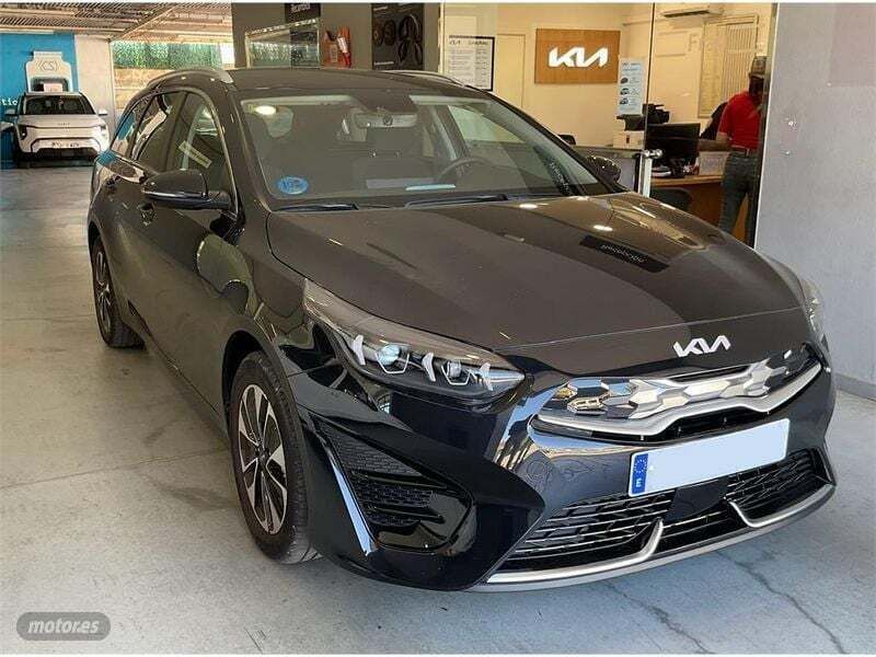 Nuevo Kia Ceed Sportswagon 141 CV (103 kW) 2025 Negro Familiar