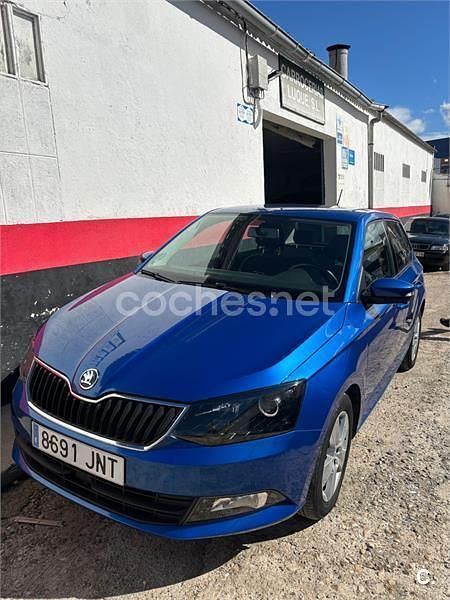 Azul Usado 2016 Skoda Fabia Ambition Berlina | 7800 € (Precio justo) - Imagen 1/4