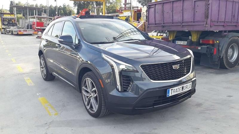 Usado Cadillac XT4 2022 Gris SUV